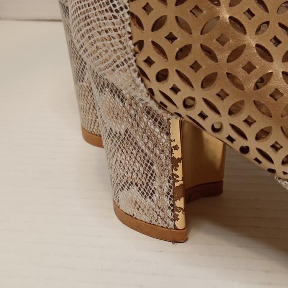Ashro Open Toe Block Heel Booties Gold & Snake Print Sz 8.5 - Picture 7 of 13